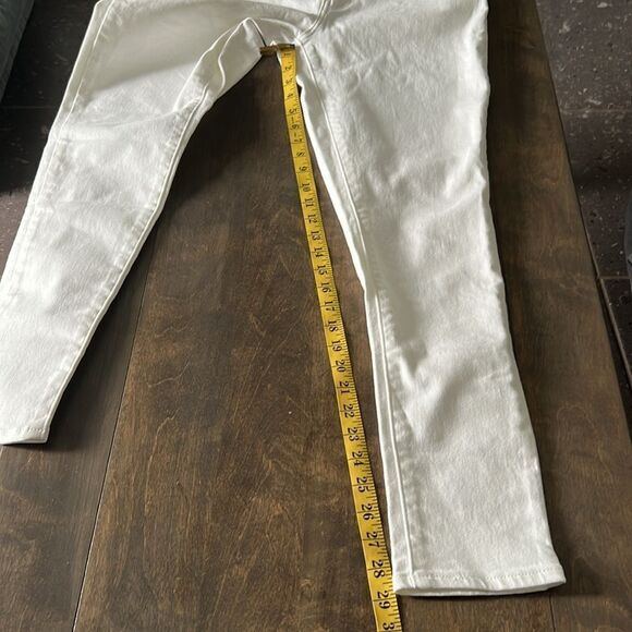 NWT 721 HIGH-RISE SKINNY A HIGH RISE SLIM THROUGH THE HIP AND THIGH - Picture 14 of 16